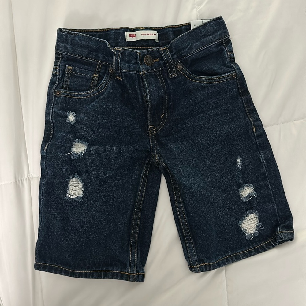 Brand new without Tags Levi’s kid shorts.